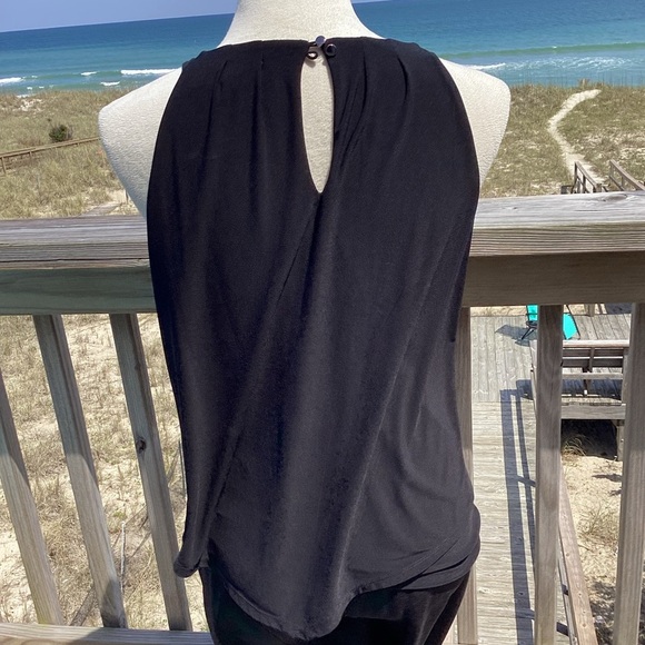 WHBM Black Strappy Layered Chiffon Keyhole Tank - Picture 3 of 10